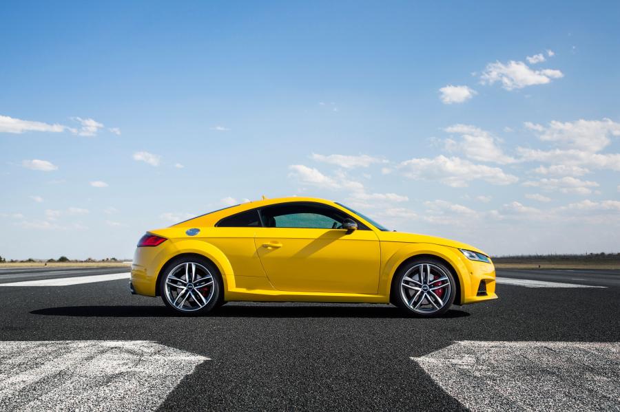  Audi TTS Coupe (8S) 2015 года  (AU) (фото 11 из 19)